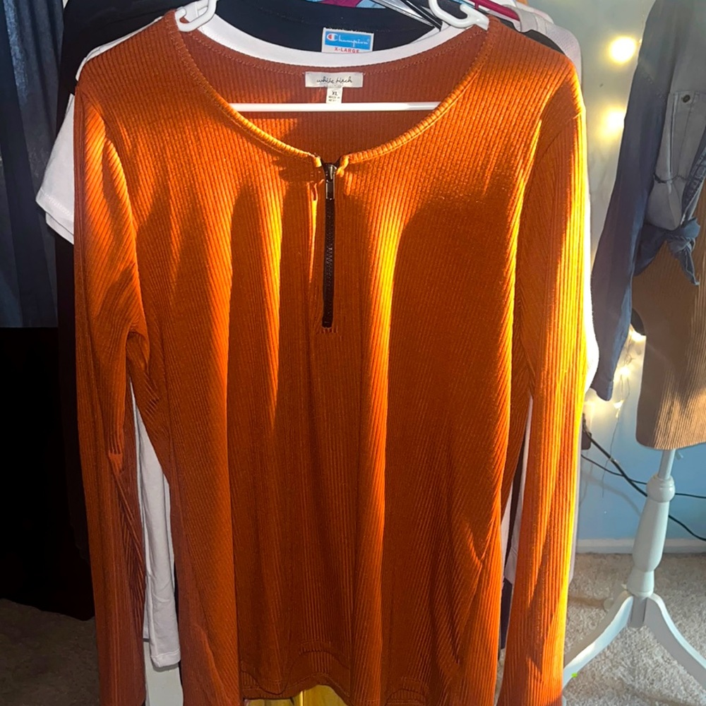 white birch xl pumpkin color with zip down top